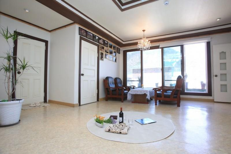 Others 5, Yangyang Osaeganteo Mullebanga Pension, Yangyang