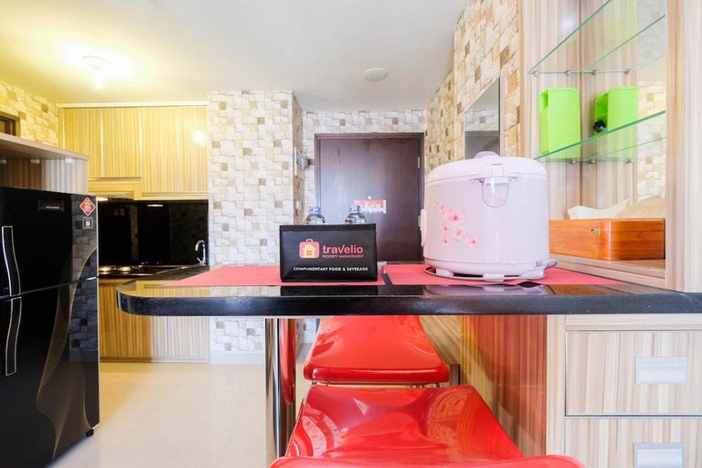 5, Cozy 1Br Apartment With Workspace At Mustika Golf Residence, Cikarang