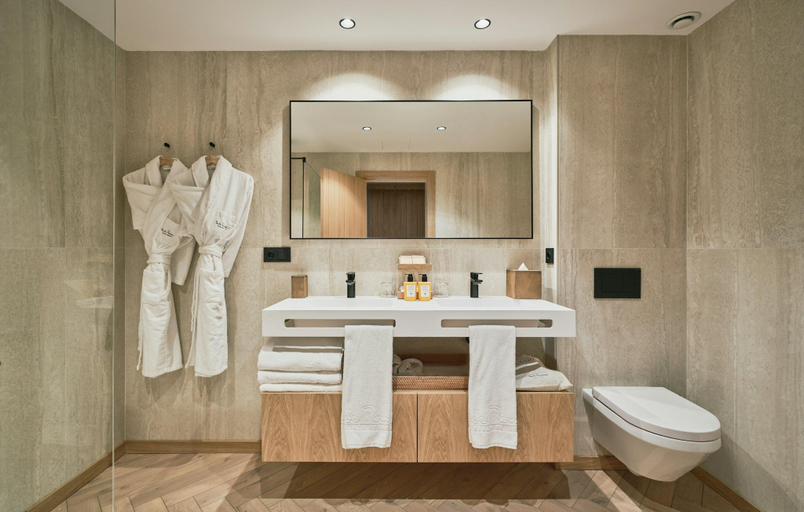 Bathroom 5, Puente Romano Beach Resort, Málaga