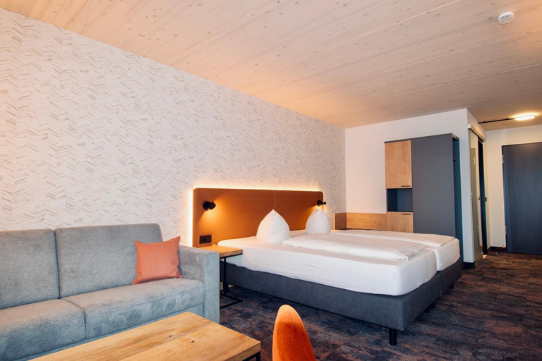 Bedroom 2, IQ-Hotel Ulm, Ulm
