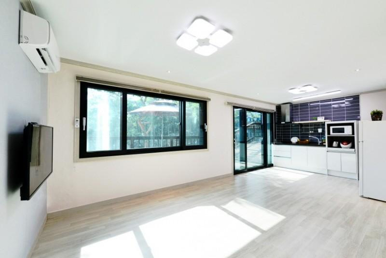 Others 4, Jecheon the Pine Hill Pension, Jecheon