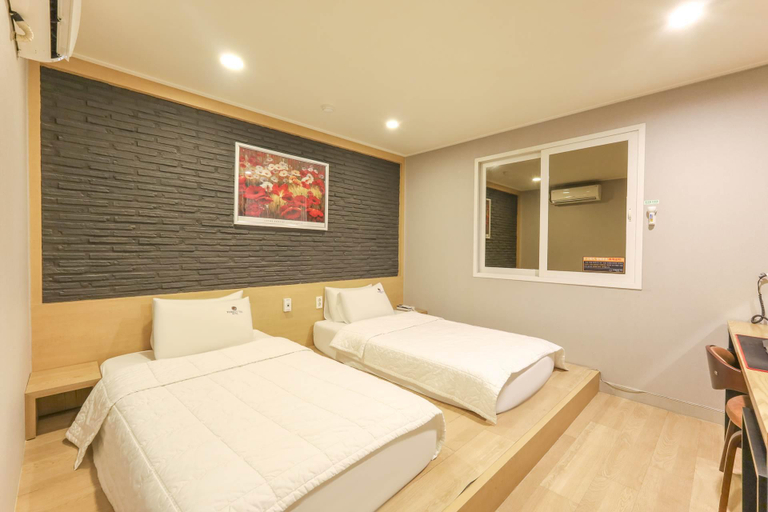 Bedroom 4, Gimhae Buwondong Forest 701 Hotel, Gimhae
