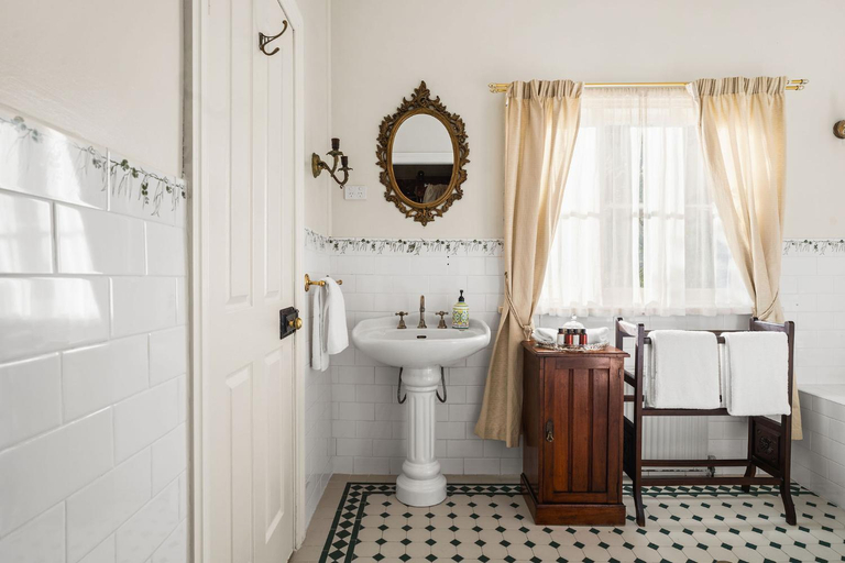 Bathroom 4, Kurrara Historic Guest House, Blue Mountains