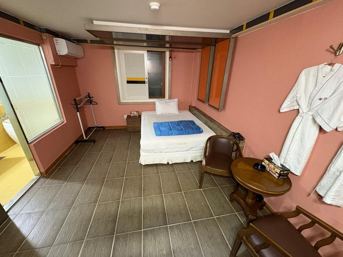 Others 5, Busan V Motel Gangnam, Yeongdo