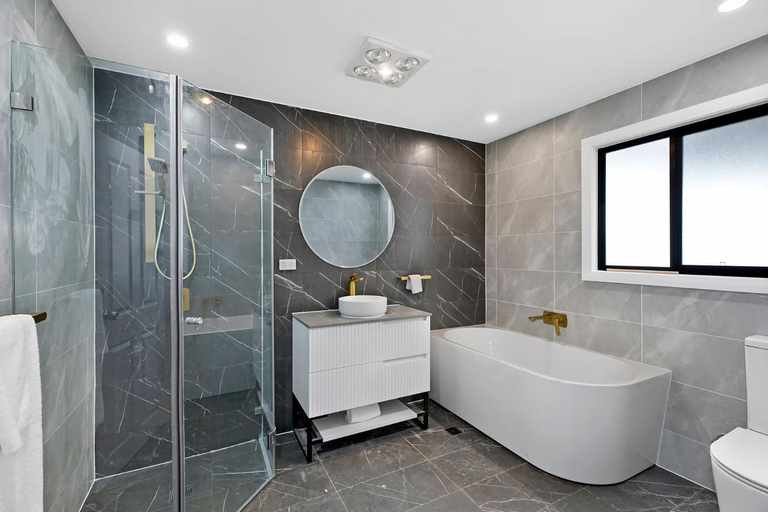 Bathroom 2, Coastal Family Retreat, Walk to Beach & Lake, Wyong - South and West