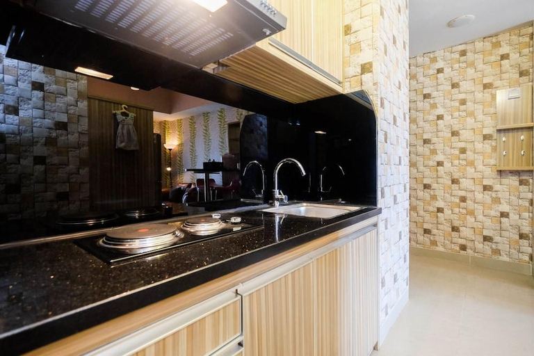 3, Cozy 1Br Apartment With Workspace At Mustika Golf Residence, Cikarang