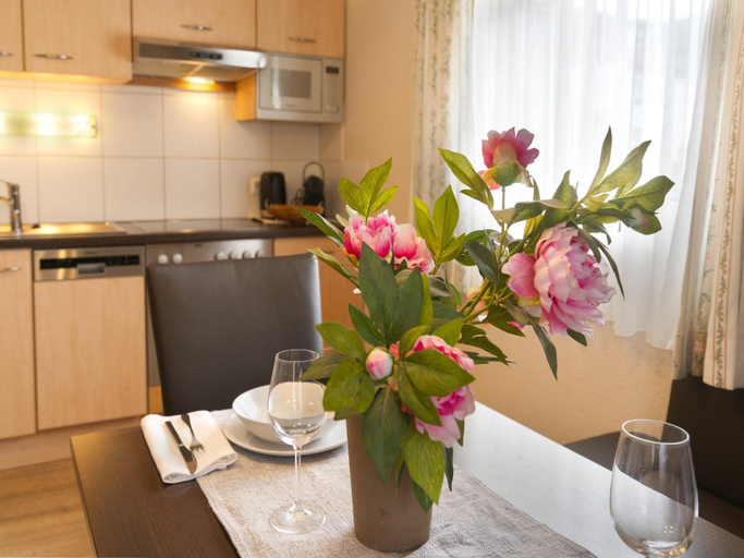 Others 4, Tranquil apartment in the centre of Seefeld, Innsbruck Land