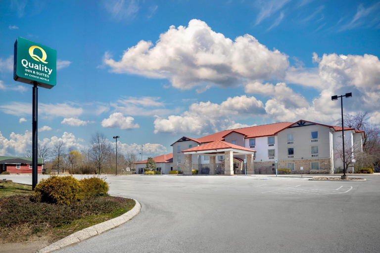 Exterior & Views 1, Quality Inn & Suites Monterey I-40, Putnam