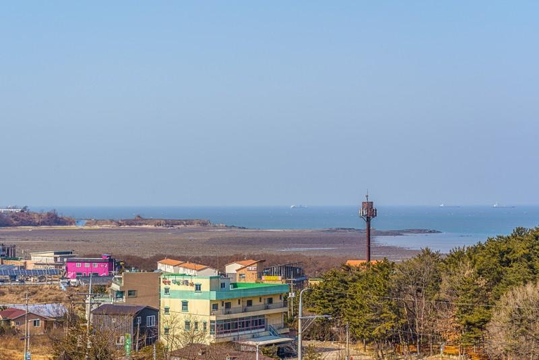 Others 3, Daebudo (Yeongheungdo) W Eden Pension, Ongjin