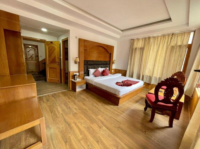 Room 1, Hotel The Red Apple, Kullu