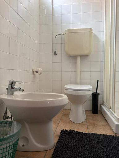 Bathroom 5, Hotel & Trattoria Le Caravelle, Genova
