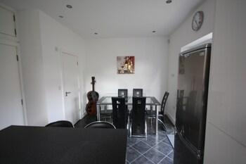 Others 4, Holiday Home With Hot Tub & Sauna, Bournemouth