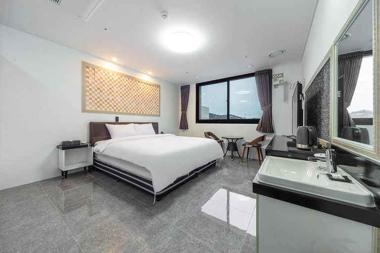 Bedroom 2, Yeosu Hotel (SOO), Yeosu