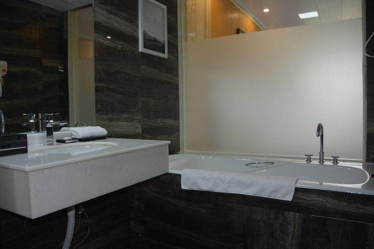 Bathroom, Nanping Guangze Huijin Yinglun Hotel, Nanping