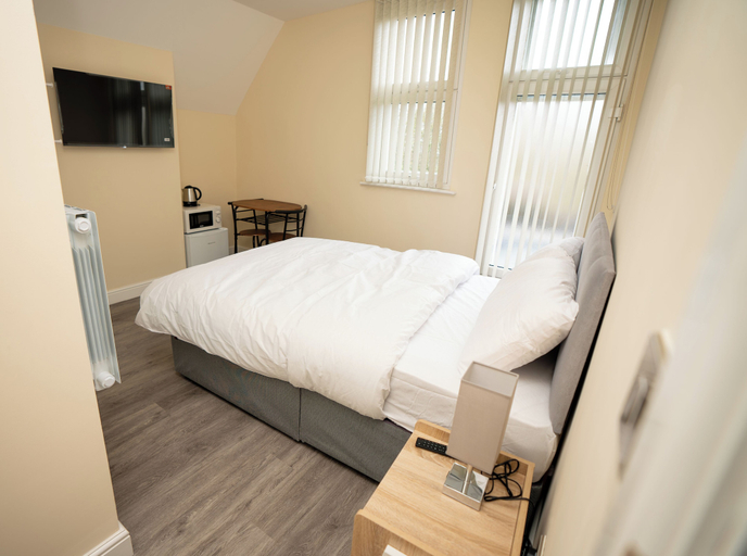 Room 5, Park View, Leicester