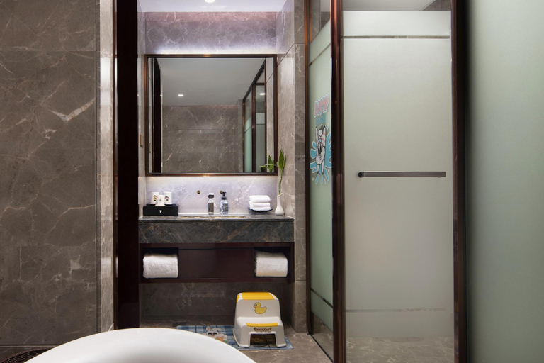 Bathroom, Henong Minzu Hotel, Huaihua