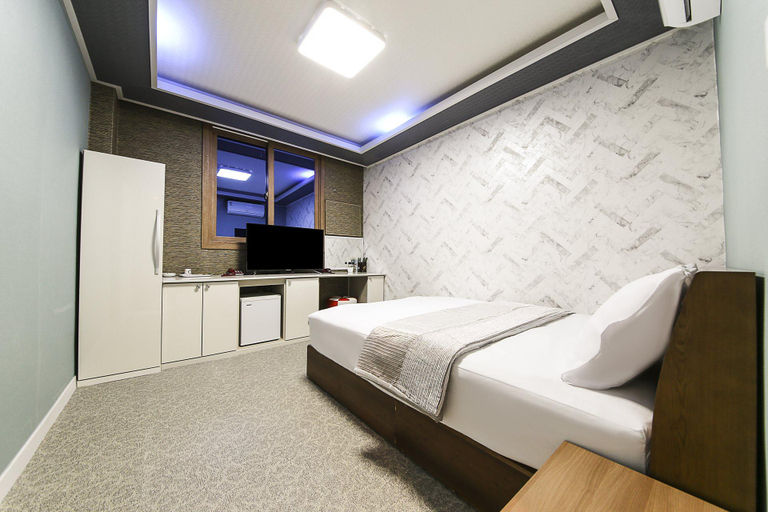 Bedroom 3, Donghae King, Donghae