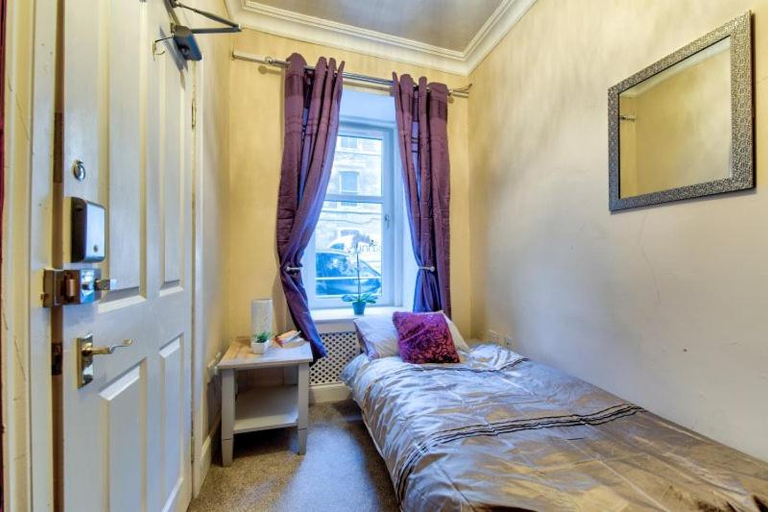 Others 2, Edinburgh Central Drumdryan Ground Floor Roomz, Edinburgh
