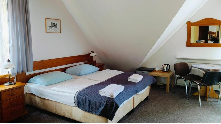 Bedroom 2, Hotel Karkonosze, Jelenia Góra