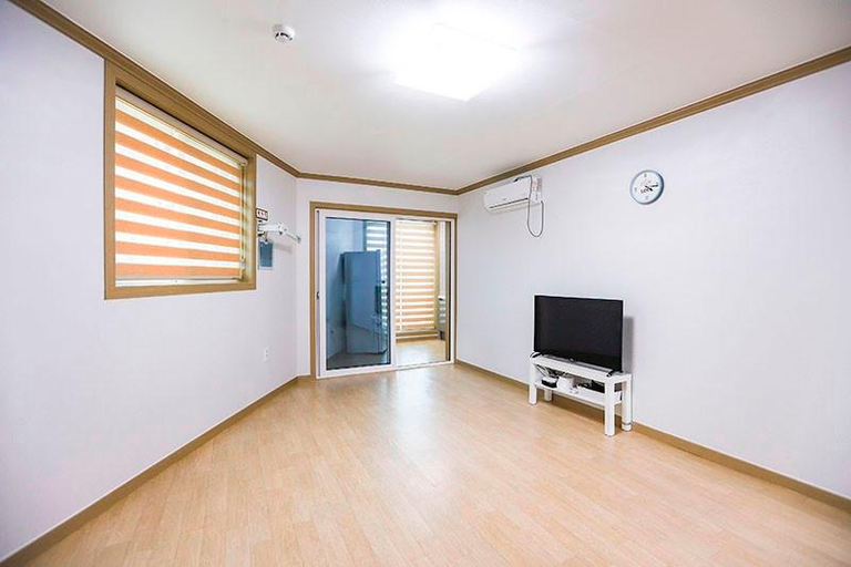 Others 3, Samcheok Nolja Pension, Samcheok