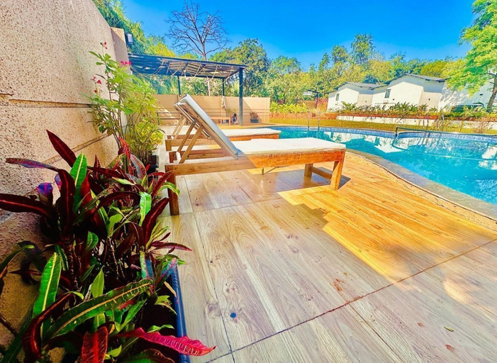 Pool 4, Casa Mounterria, Raigarh