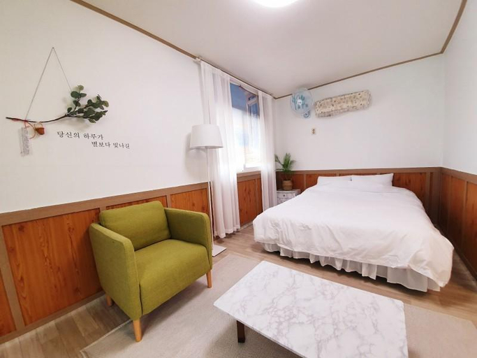 Bedroom 2, Taean Haesonghyanggi Pension, Taean