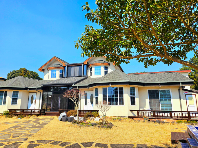 Exterior & Views 1, Seogwipo Jeju Mido Pension, Seogwipo