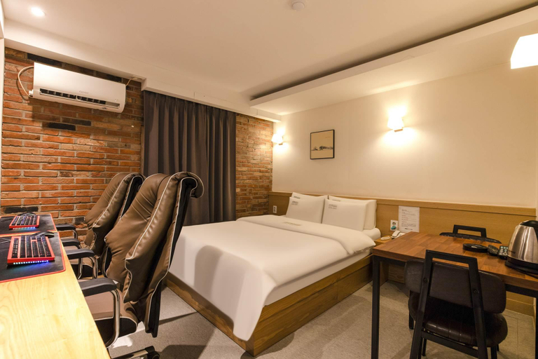 Bedroom 4, Geumjeong BAND, Anyang