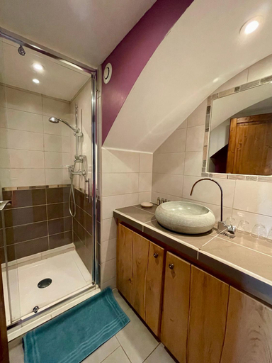 Bathroom, Les Dolines, Ardèche