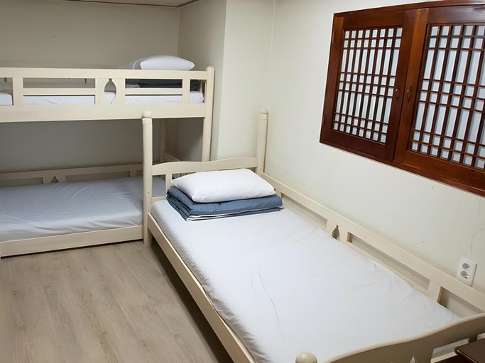 Bedroom 3, Moggoji Hanok Guesthouse, Jongno
