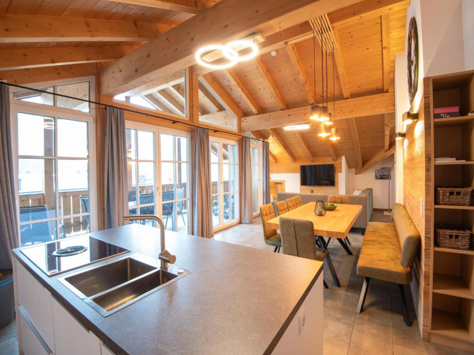 Others 3, Luxury apartment in Brixen, Kitzbühel