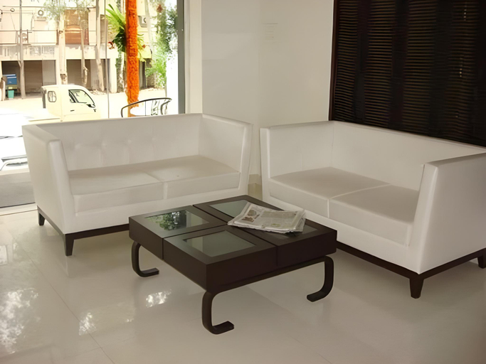 Public Area, Hotel Silver Seven, Pune