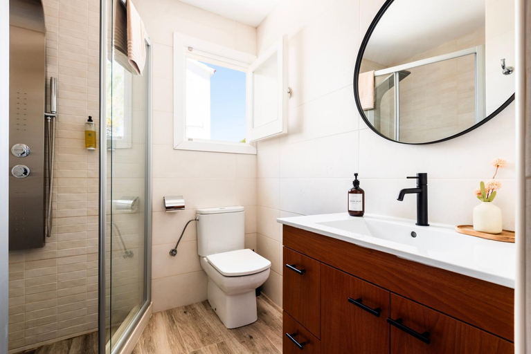 Bathroom 3, Villa Menurka II, Baleares