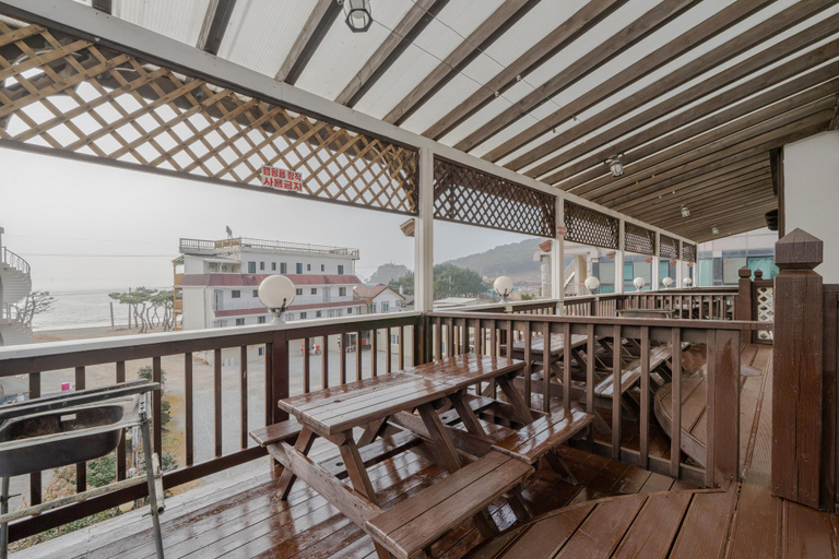 Others 3, Taean (Anmyeondo) Jungang Pension, Taean