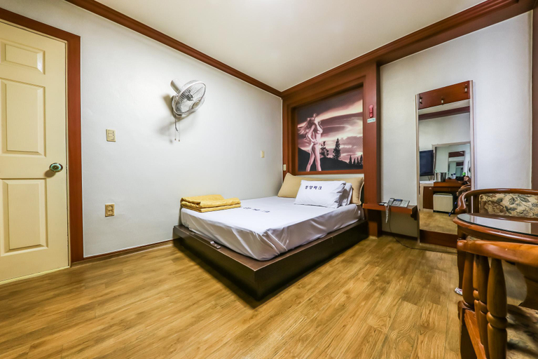 Bedroom, Nonsan Dongyang Park, Nonsan