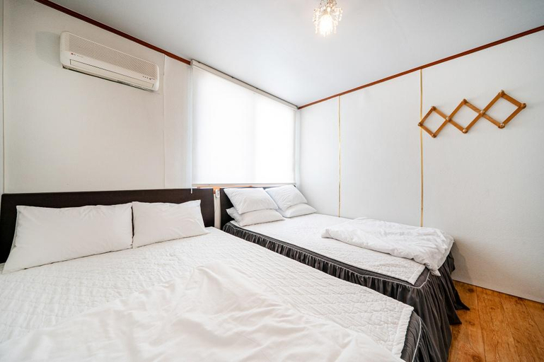Bedroom 2, Taean Yangji Pension, Taean