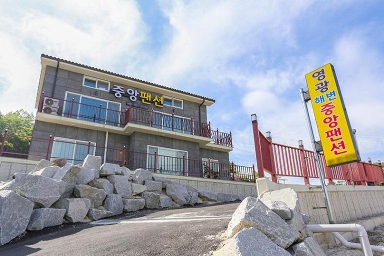 Exterior & Views 1, Yeonggwang Beach Central Pension, Yeonggwang