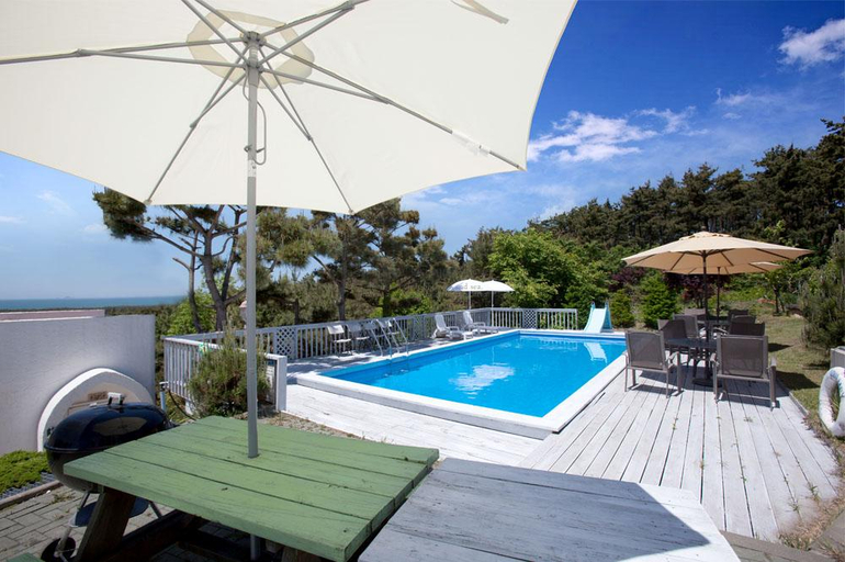 Others 5, Taean (Anmyeondo) Grumpy House Pension, Taean
