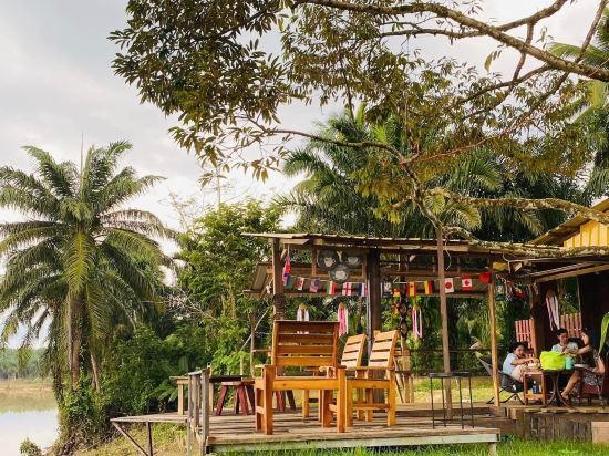 3, Sirikwan Resort, Tha Sae