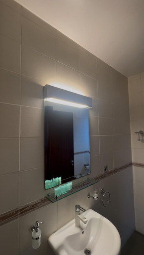Bathroom, Maxlot Hotel, Accra