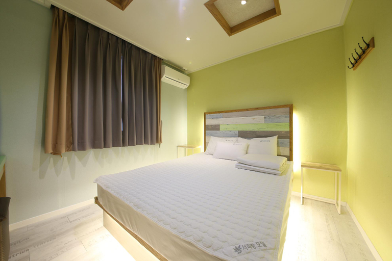 Bedroom 2, Tongyeong Seopirang, Tongyeong