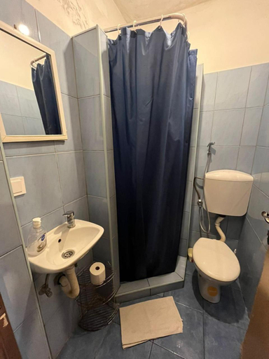 Bathroom 3, Hostel Anton