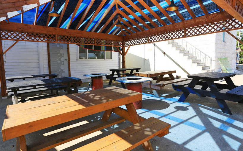 Others 3, Taean Wave Blue House Pension, Taean