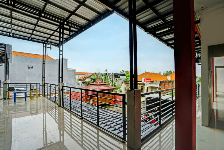 Others 2, Hotel O near UNISLA formerly Homestay Bougenville, Lamongan