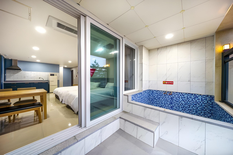 Bathroom 3, Yeosu Samhak 1947 Pool Villa (Romantic Pocha), Yeosu