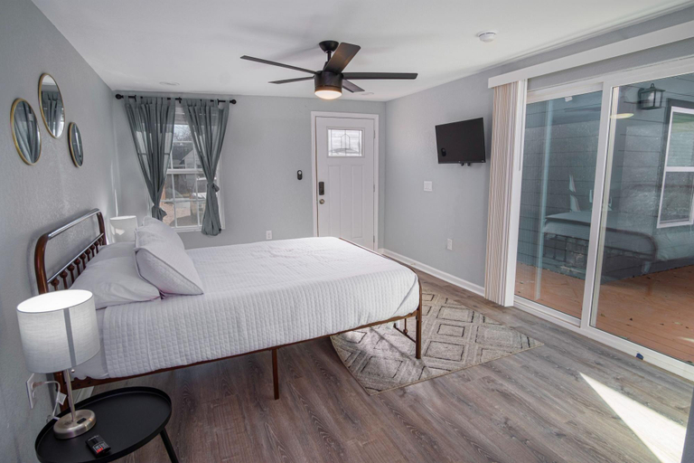 Bedroom 3, Exceptional 5BR So Close to Riverwalk and Downtown, Bexar