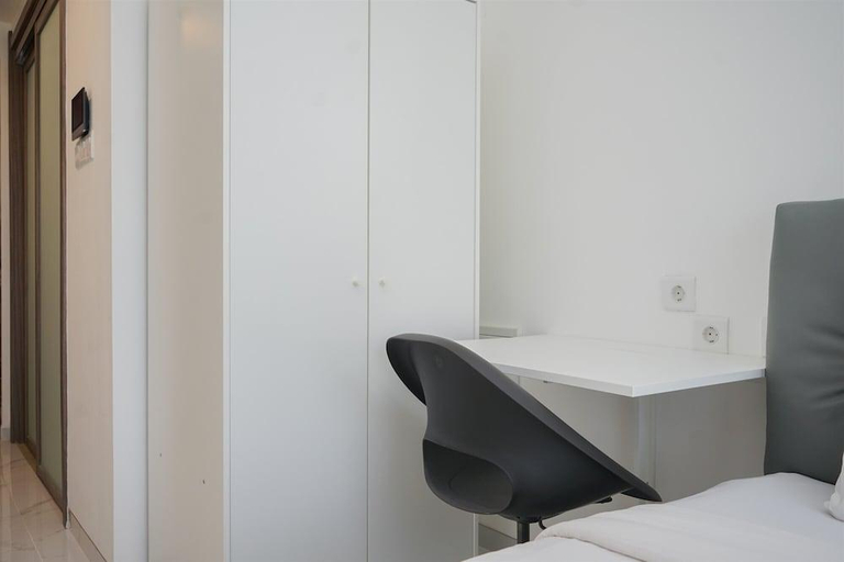 Bedroom 1, Nice And Homey Studio Room At Sky House Bsd Apartment, South Tangerang