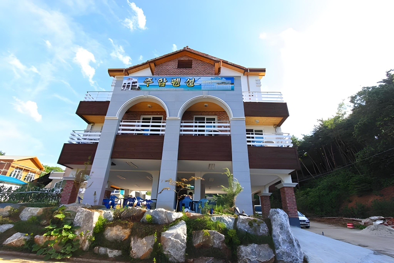 Exterior & Views 1, Donghae Chuam Pension, Donghae