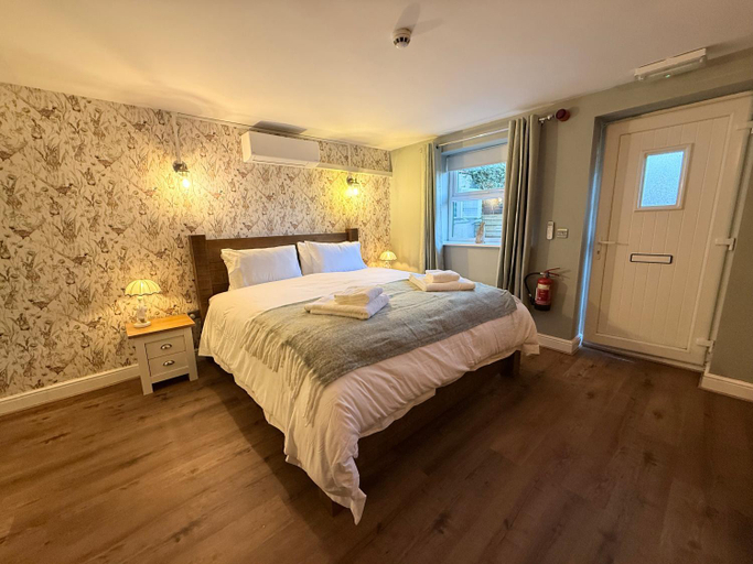 Bedroom 4, The Old Royal George Inn, North Yorkshire