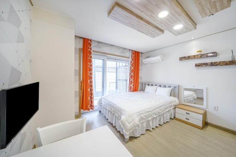 Bedroom, Namhae White Pension, Namhae